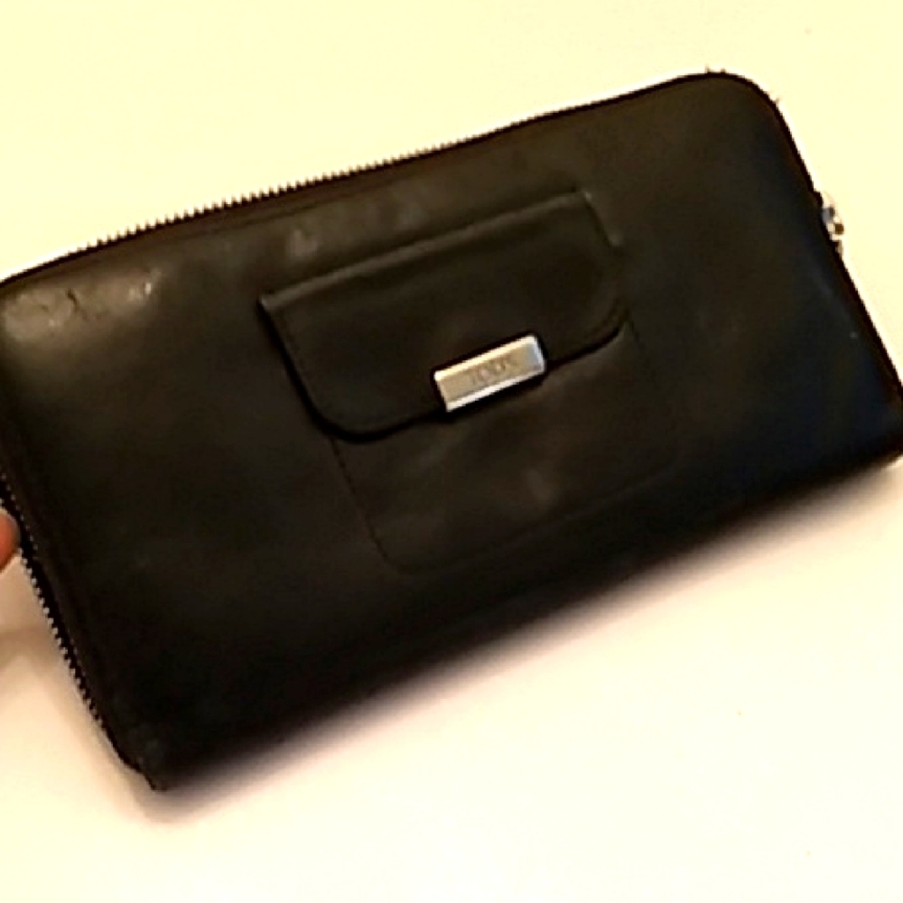Tod's Black Leather Wallet